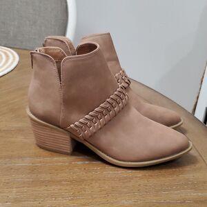 DV by dolce vita Orson booties, Size 10, NWOT